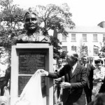 President Hillery unveiling the MacBride 1916 memorial. (l-r) Peter Grant Sculptor, Garda PJ Rourke, Brendan Bolster, President Hillery, Una Quinn & Owen Hughes